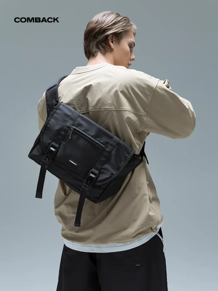 Comback Magnetic buckle messenger bag versatile high capacity techwear aesthetic accessories fidlock v buckle